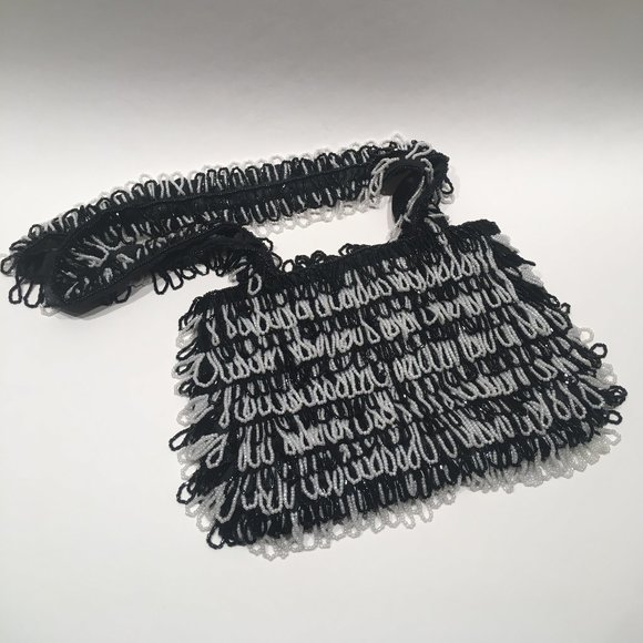 BLACK AND WHITE BEADED FLAPPER STYLE BAG - Picture 2 of 15
